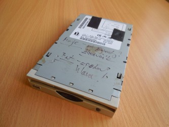 Iomega ZIP 100MB (interní IDE verze)