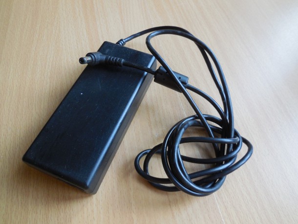 Napájecí adaptér PA-1900-04