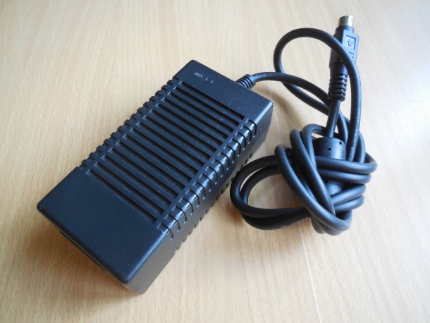 Napájecí adaptér A25B1-02MP