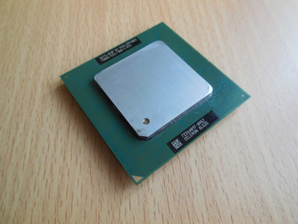 Intel Celeron SL5ZE (1,1 GHz)