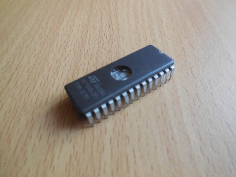 STMicroelectronics M2764A-2F