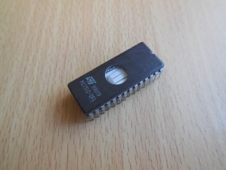 STMicroelectronics M27512-2F1