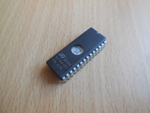 STMicroelectronics M2764A-2F1