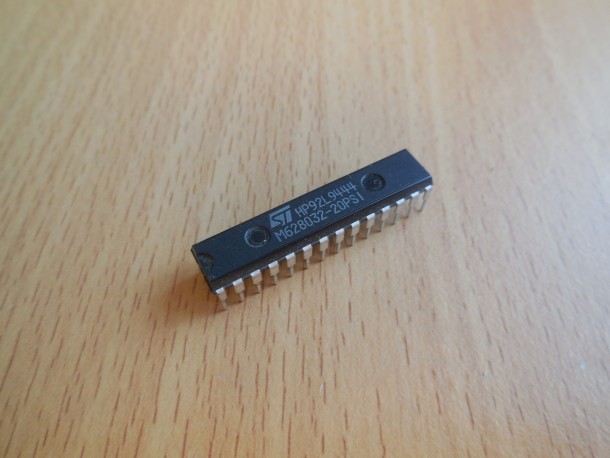 STMicroelectronics M628032-20PS1