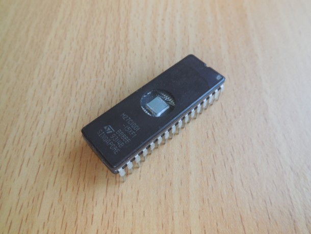 STMicroelectronics M27C1001-15XF1